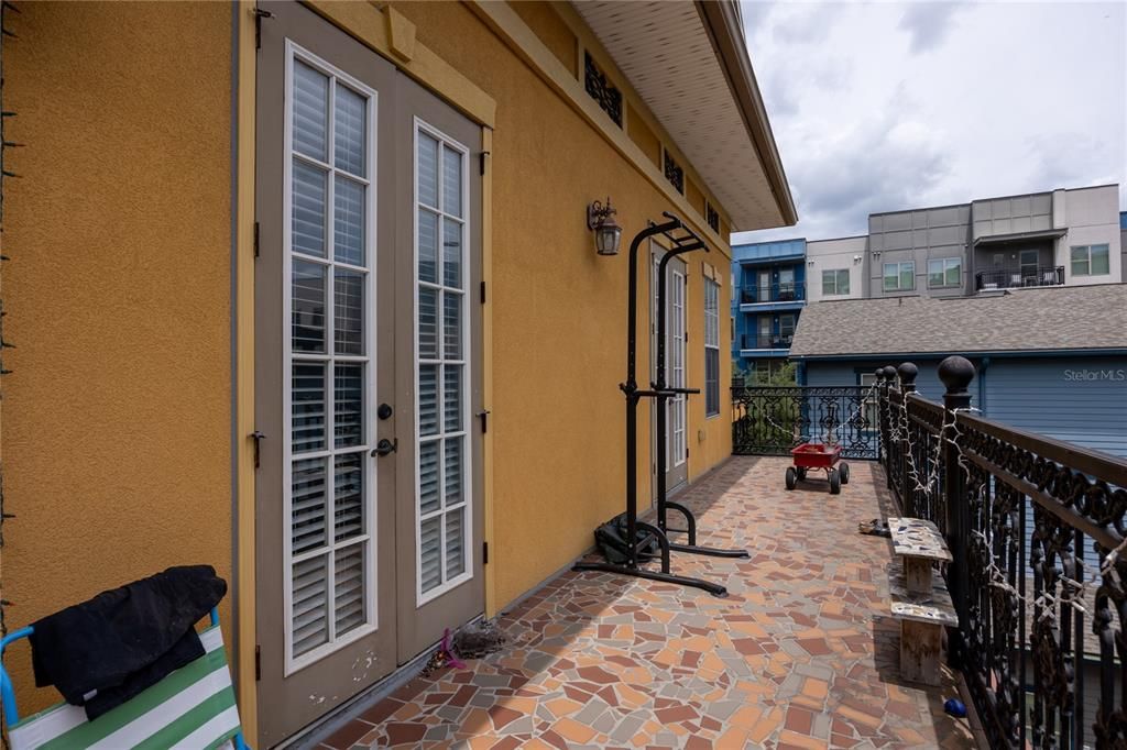 For Sale: $429,000 (2 beds, 2 baths, 1153 Square Feet)