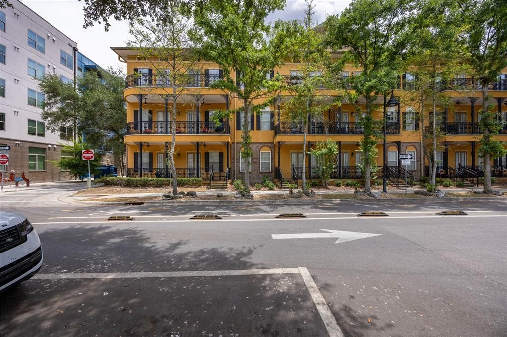 For Sale: $429,000 (2 beds, 2 baths, 1153 Square Feet)