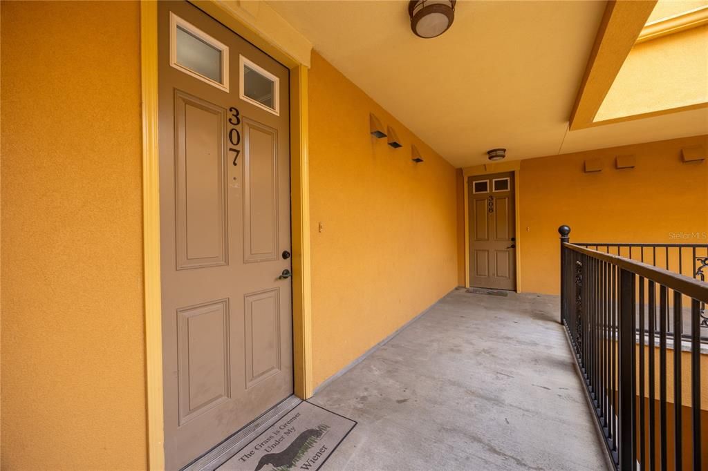 For Sale: $429,000 (2 beds, 2 baths, 1153 Square Feet)