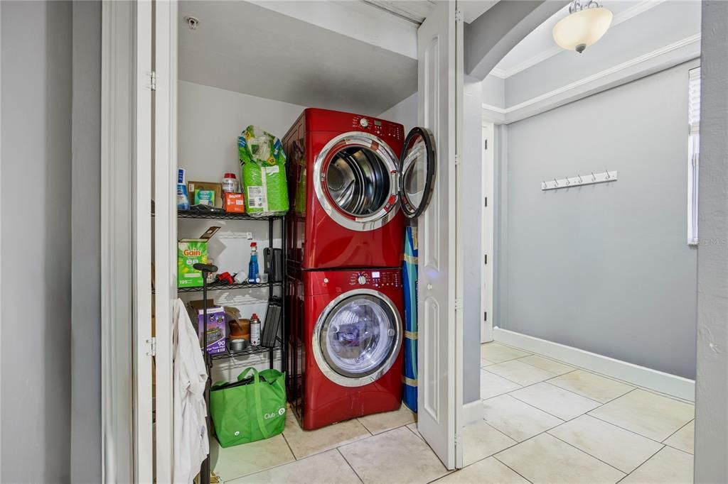 For Sale: $429,000 (2 beds, 2 baths, 1153 Square Feet)