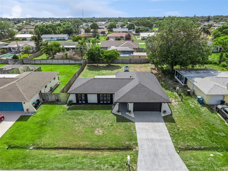 Activo con contrato: $325,000 (4 camas, 2 baños, 1611 Pies cuadrados)