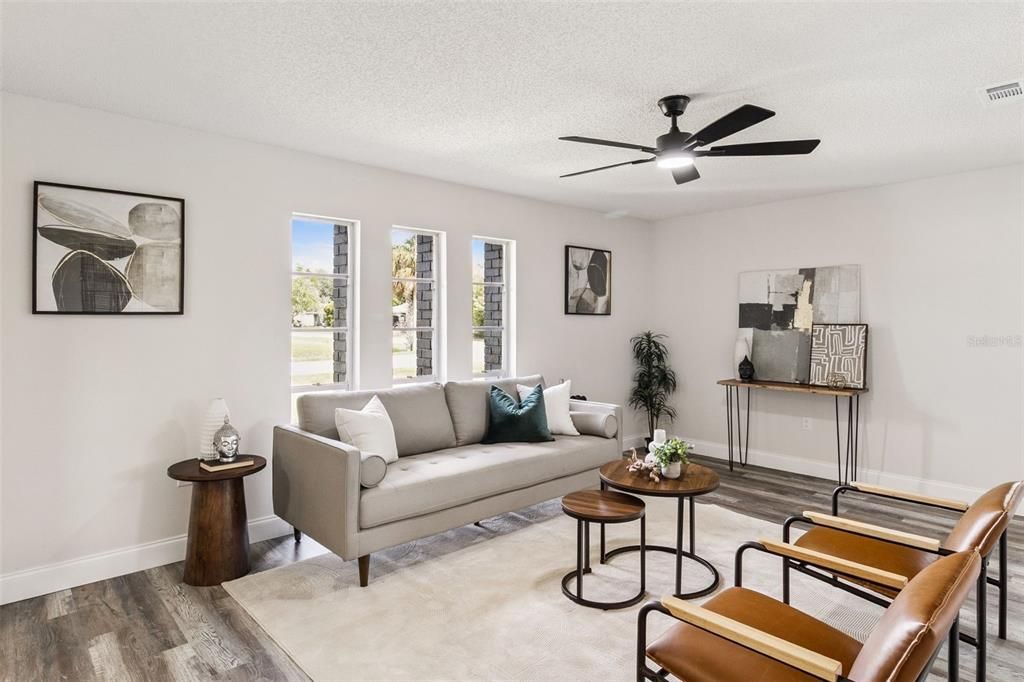 Activo con contrato: $325,000 (4 camas, 2 baños, 1611 Pies cuadrados)