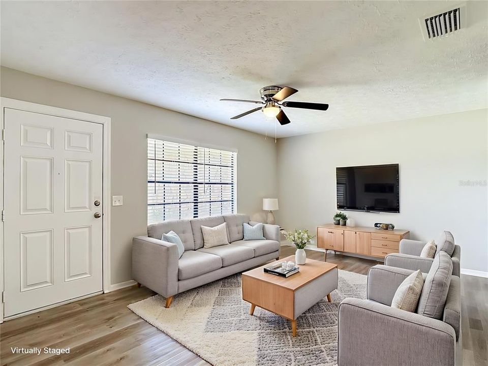 Active With Contract: $342,500 (3 beds, 2 baths, 1224 Square Feet)