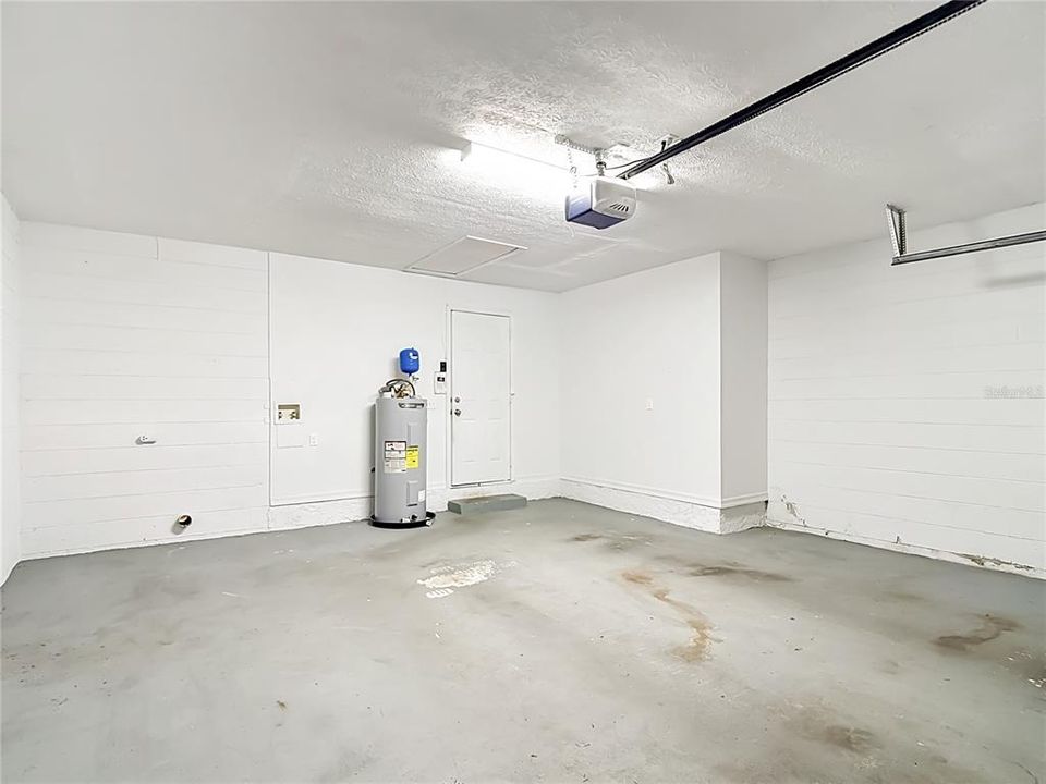 Active With Contract: $342,500 (3 beds, 2 baths, 1224 Square Feet)