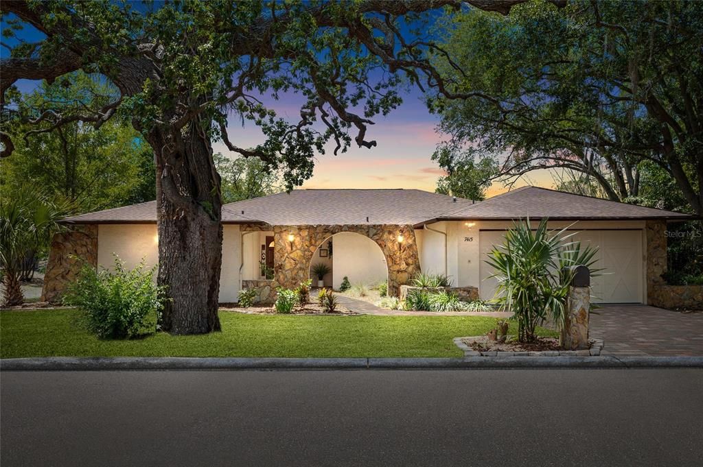 Active With Contract: $320,000 (3 beds, 2 baths, 1914 Square Feet)