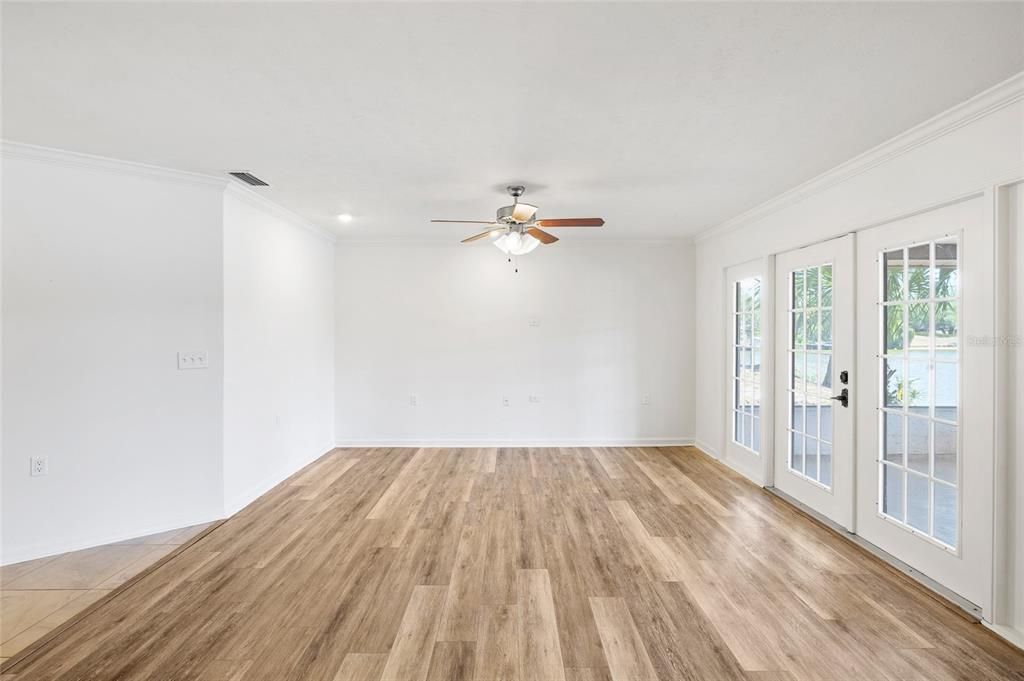 Active With Contract: $320,000 (3 beds, 2 baths, 1914 Square Feet)