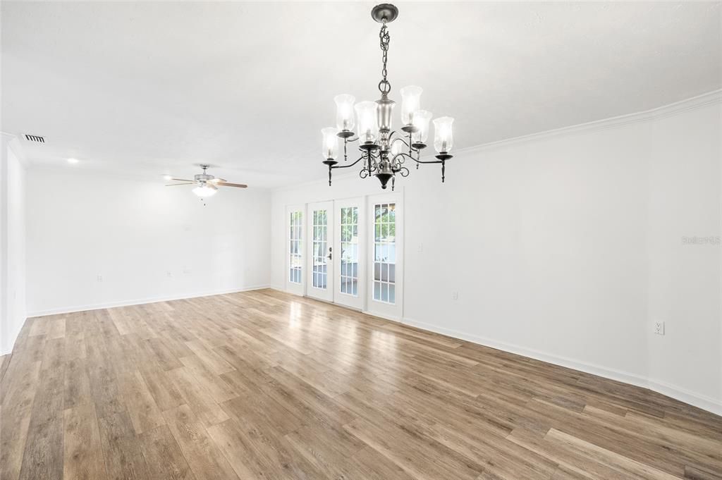 Active With Contract: $320,000 (3 beds, 2 baths, 1914 Square Feet)