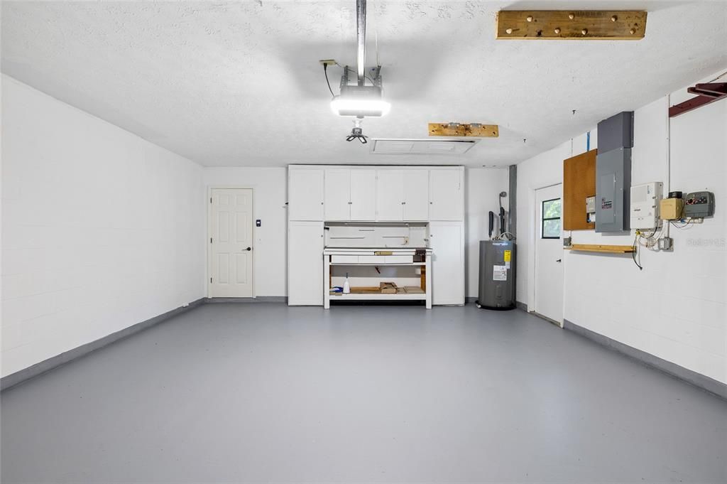 Active With Contract: $320,000 (3 beds, 2 baths, 1914 Square Feet)