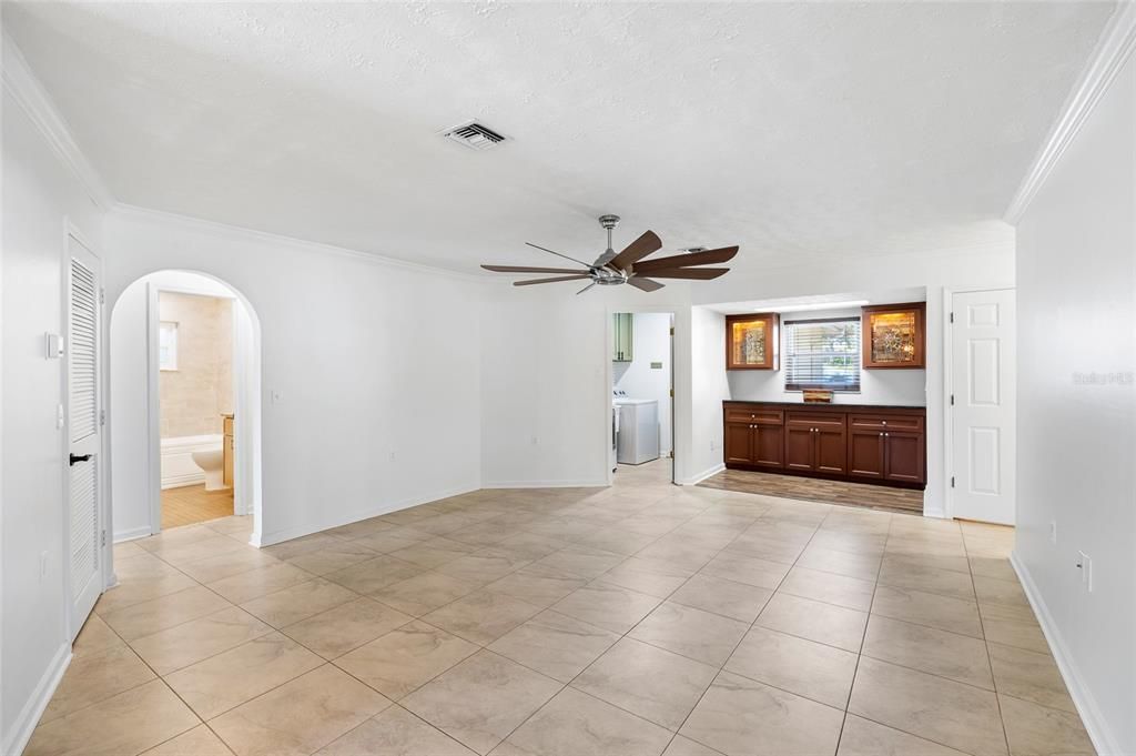 Active With Contract: $320,000 (3 beds, 2 baths, 1914 Square Feet)