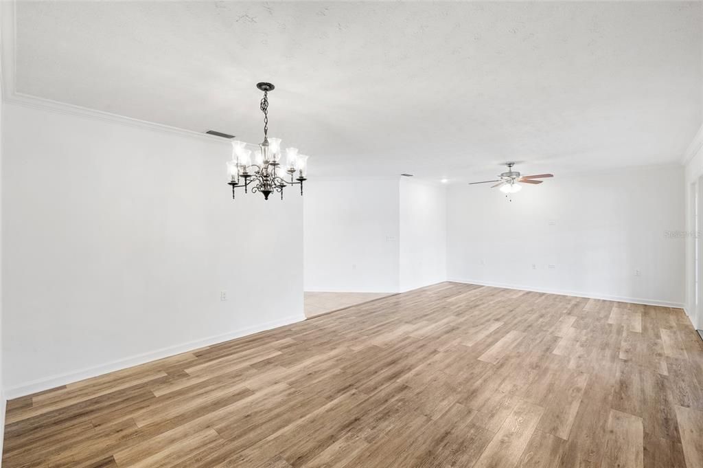 Active With Contract: $320,000 (3 beds, 2 baths, 1914 Square Feet)