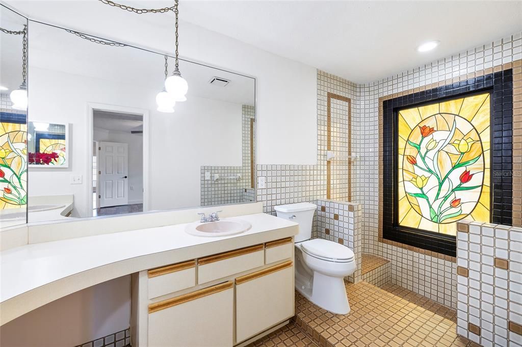 Active With Contract: $320,000 (3 beds, 2 baths, 1914 Square Feet)