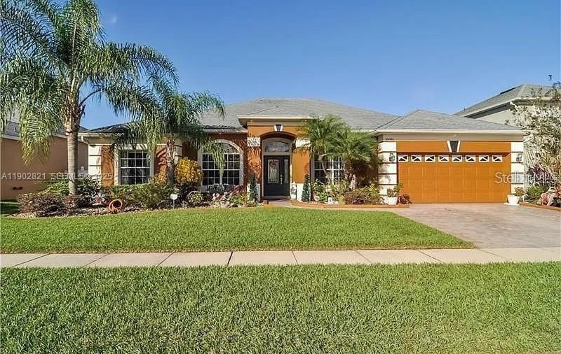Activo con contrato: $479,000 (4 camas, 3 baños, 2434 Pies cuadrados)