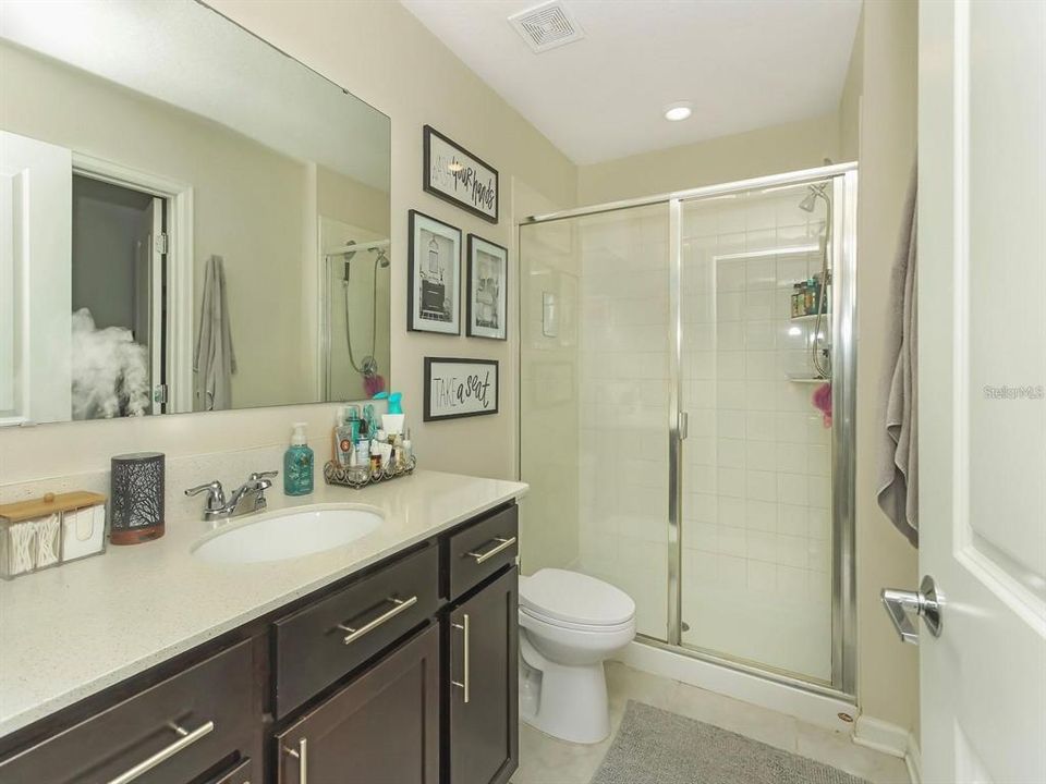 合同活跃: $285,999 (3 贝兹, 2 浴室, 1260 平方英尺)