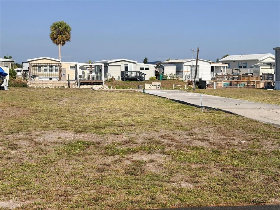 待售: $58,000 (0.17 acres)