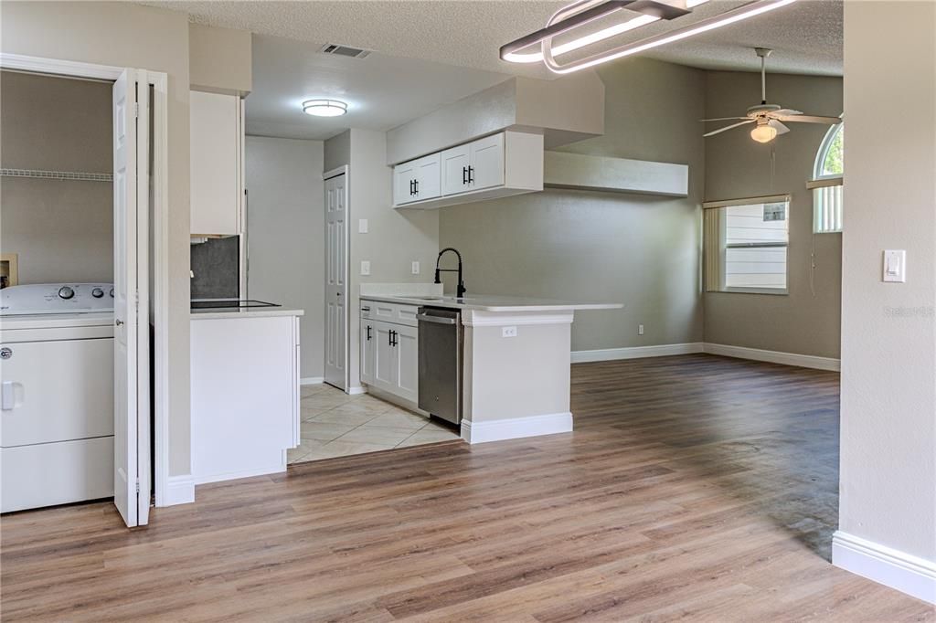 В аренду: $1,675 (2 спален, 2 ванн, 1066 Квадратных фут)