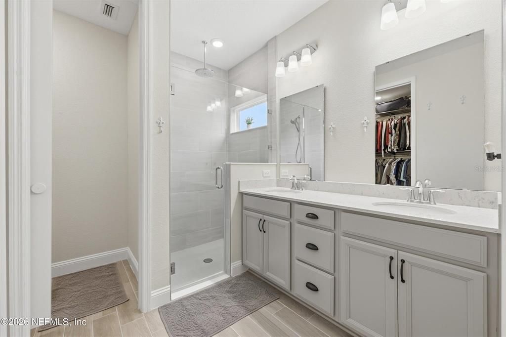 For Sale: $400,000 (2 beds, 2 baths, 1710 Square Feet)