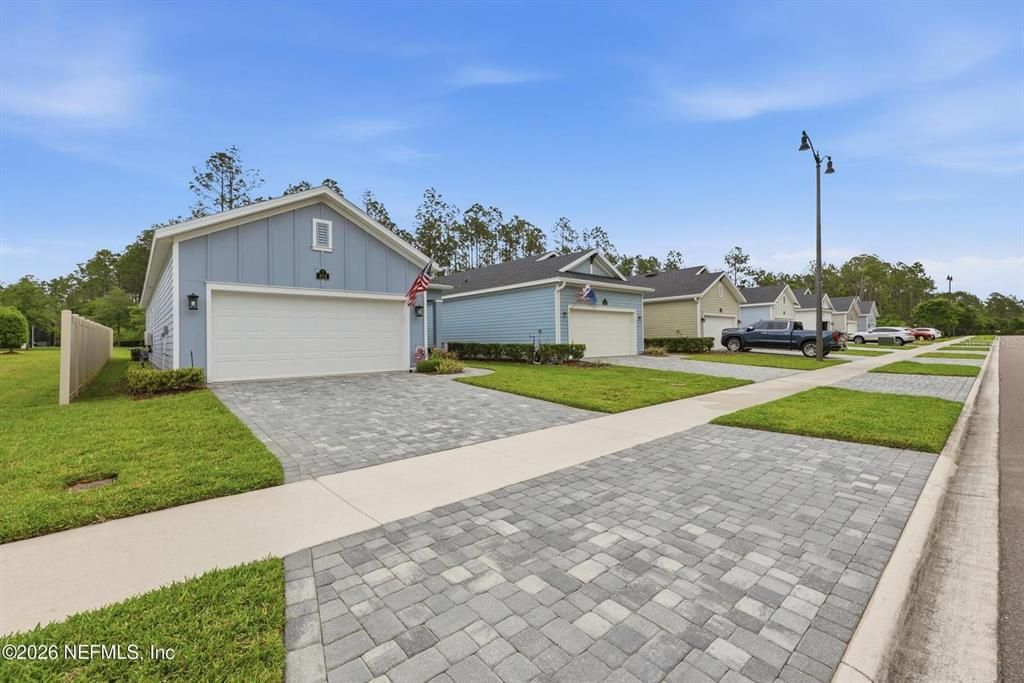 For Sale: $400,000 (2 beds, 2 baths, 1710 Square Feet)