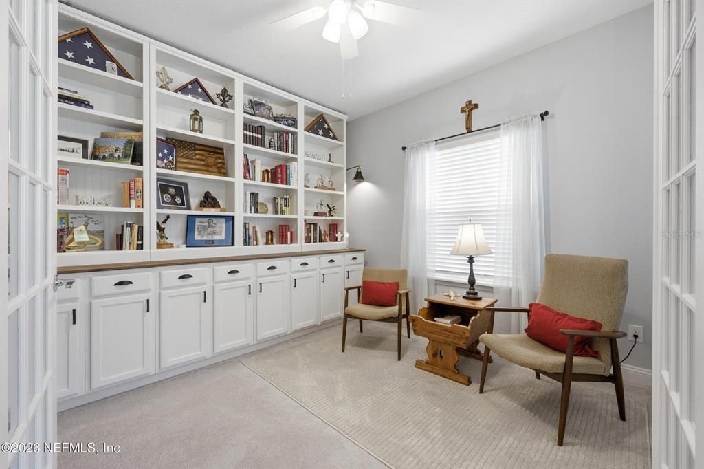For Sale: $400,000 (2 beds, 2 baths, 1710 Square Feet)