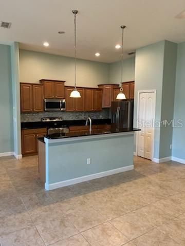 For Rent: $2,775 (4 beds, 3 baths, 2420 Square Feet)