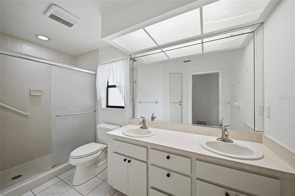 Activo con contrato: $447,000 (2 camas, 2 baños, 1846 Pies cuadrados)
