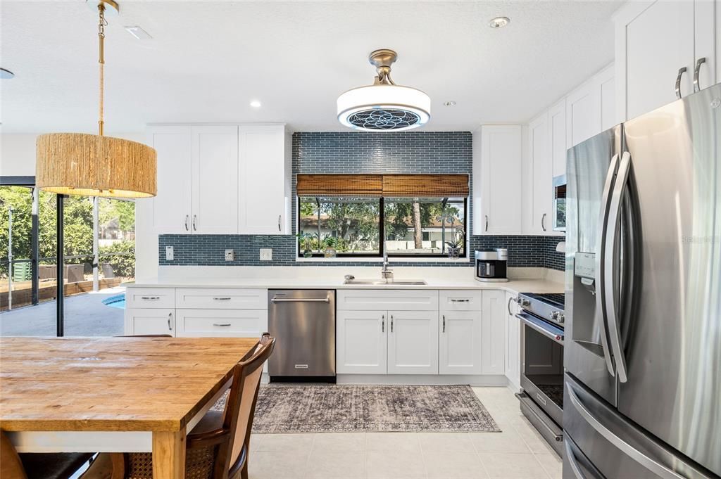 Activo con contrato: $585,000 (5 camas, 2 baños, 2491 Pies cuadrados)