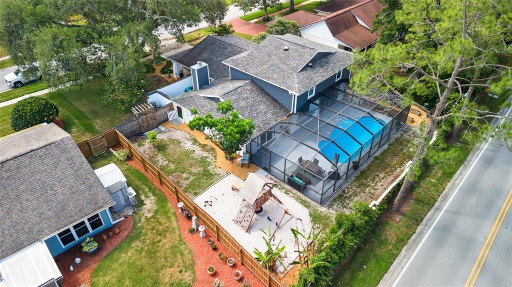 Activo con contrato: $585,000 (5 camas, 2 baños, 2491 Pies cuadrados)