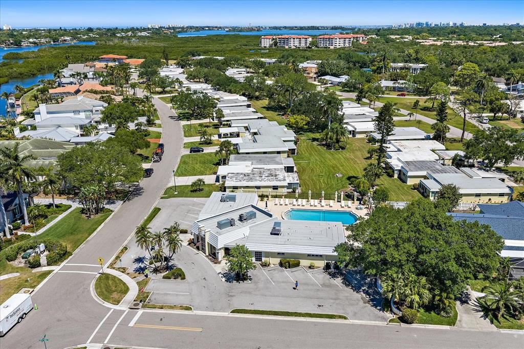 Activo con contrato: $239,000 (2 camas, 2 baños, 1155 Pies cuadrados)