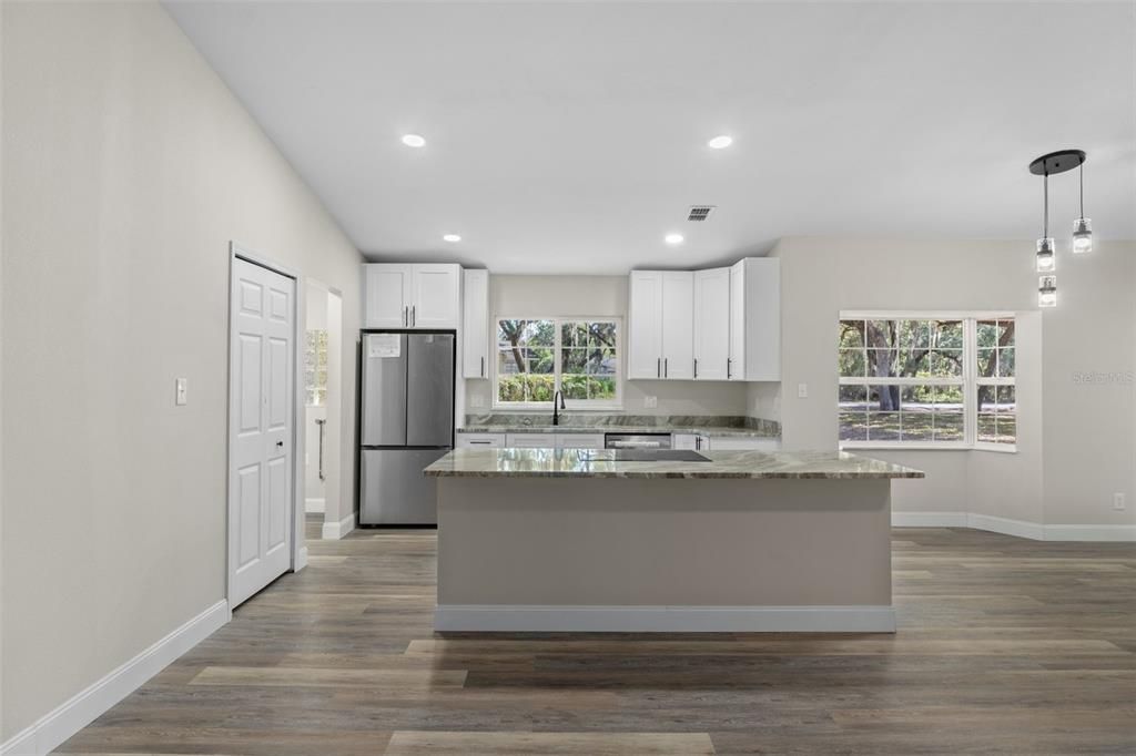 Activo con contrato: $289,900 (3 camas, 2 baños, 1536 Pies cuadrados)