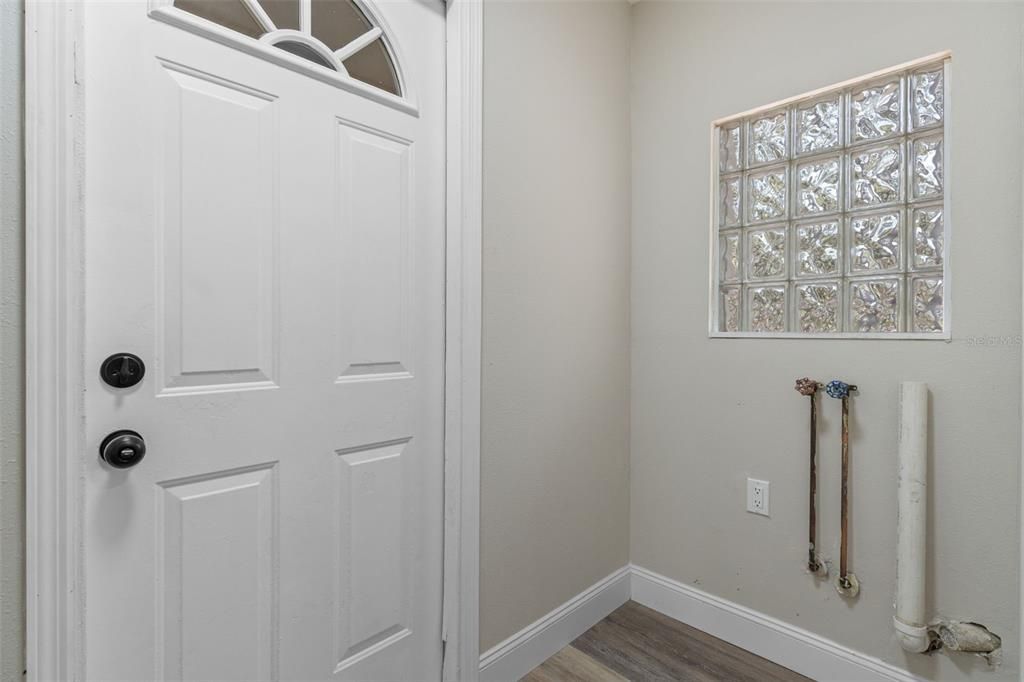 Activo con contrato: $289,900 (3 camas, 2 baños, 1536 Pies cuadrados)
