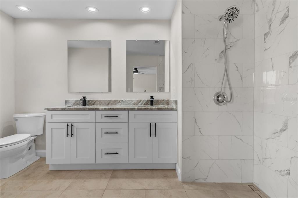 Activo con contrato: $289,900 (3 camas, 2 baños, 1536 Pies cuadrados)