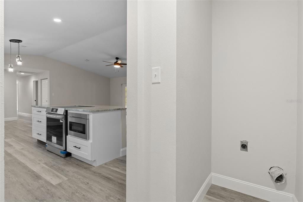 Activo con contrato: $289,900 (3 camas, 2 baños, 1536 Pies cuadrados)