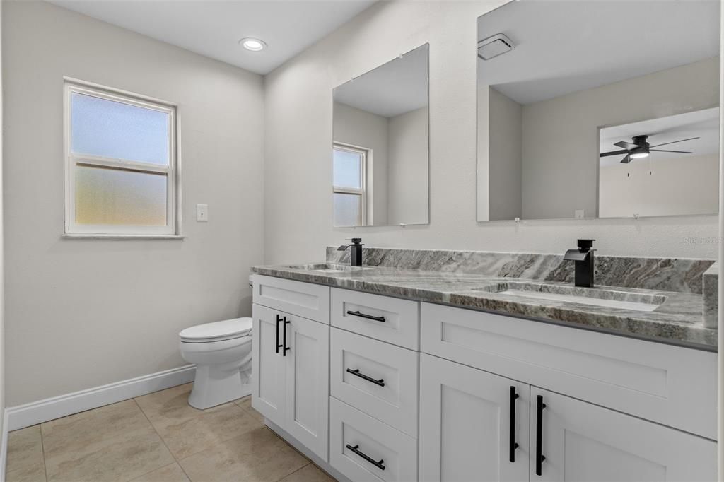 Activo con contrato: $289,900 (3 camas, 2 baños, 1536 Pies cuadrados)