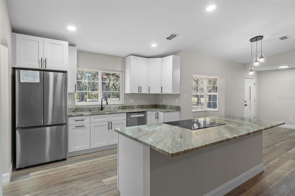 Activo con contrato: $289,900 (3 camas, 2 baños, 1536 Pies cuadrados)
