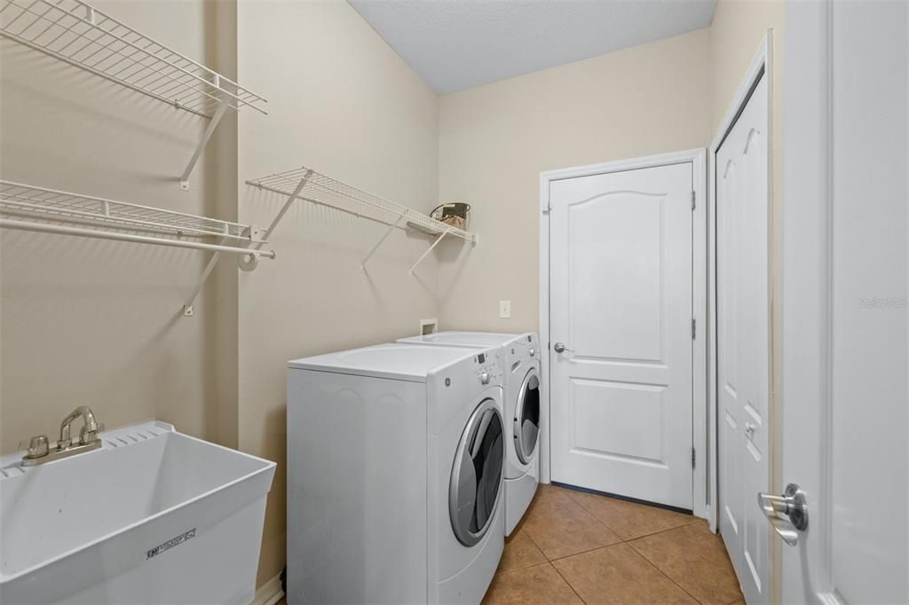 В аренду: $3,295 (3 спален, 2 ванн, 1744 Квадратных фут)