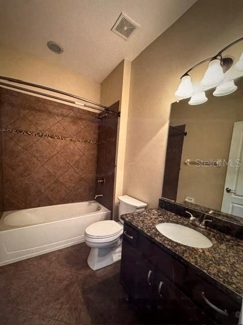 В аренду: $3,600 (3 спален, 2 ванн, 1744 Квадратных фут)