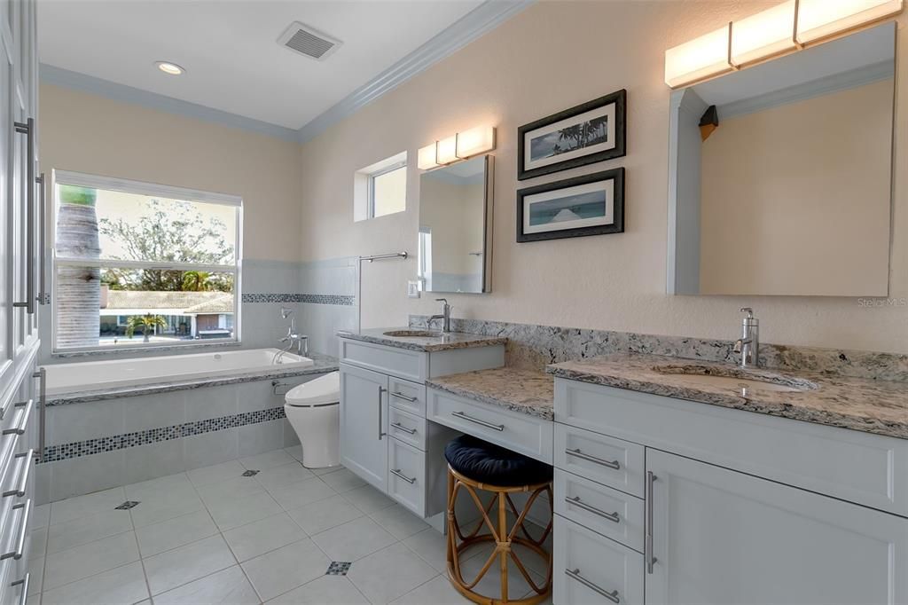 For Sale: $2,900,000 (3 beds, 3 baths, 3045 Square Feet)
