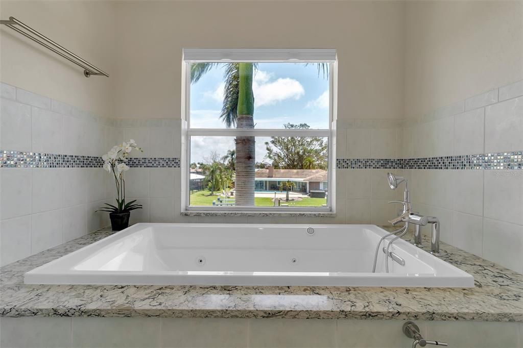 For Sale: $2,900,000 (3 beds, 3 baths, 3045 Square Feet)