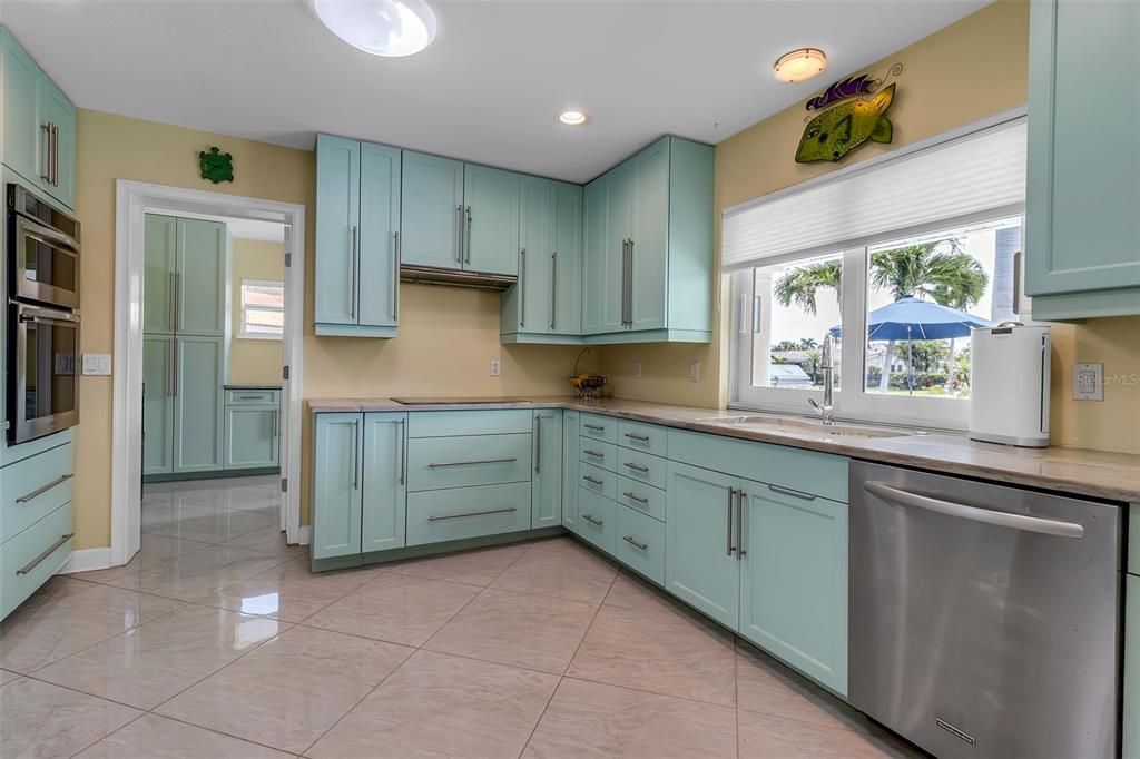 For Sale: $2,900,000 (3 beds, 3 baths, 3045 Square Feet)