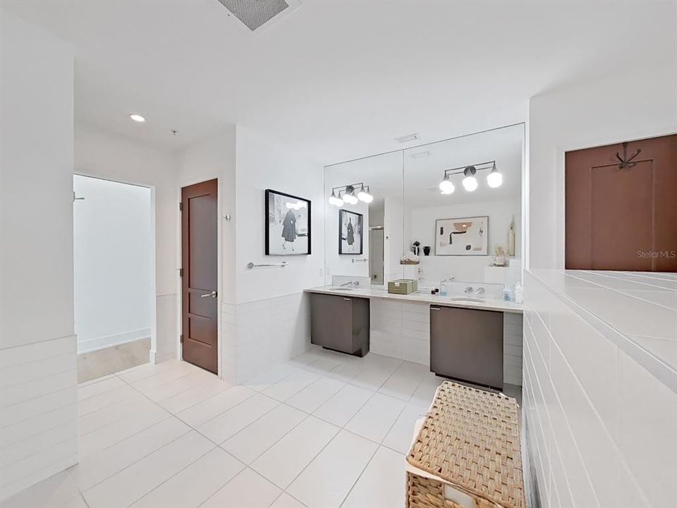 For Sale: $1,950,000 (3 beds, 3 baths, 3539 Square Feet)