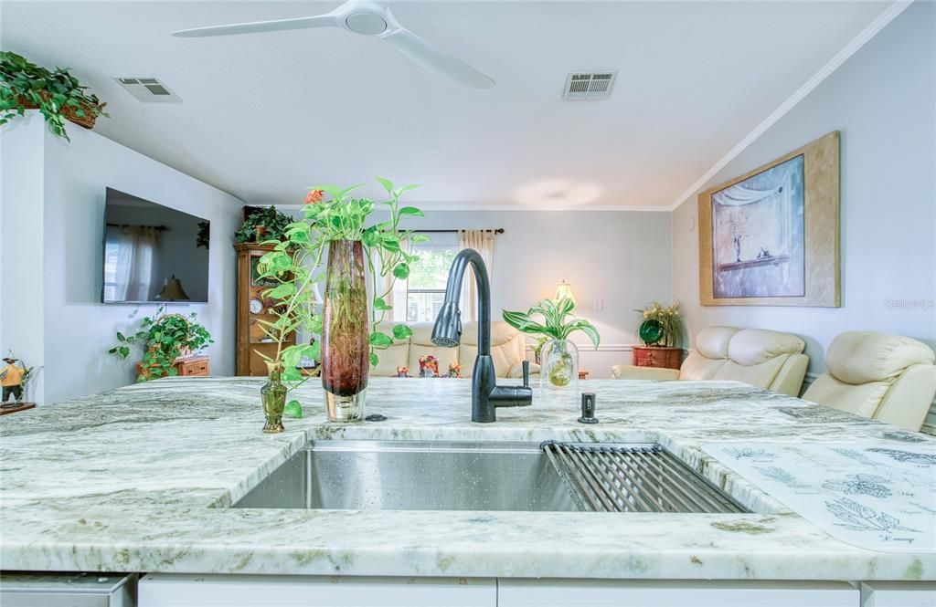Active With Contract: $269,000 (3 beds, 2 baths, 1253 Square Feet)