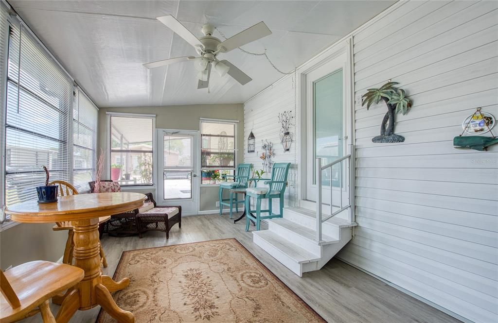 Active With Contract: $269,000 (3 beds, 2 baths, 1253 Square Feet)