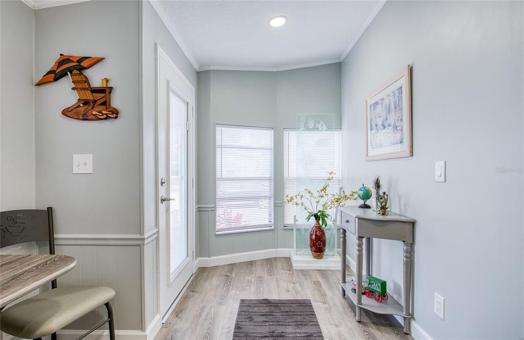 Active With Contract: $269,000 (3 beds, 2 baths, 1253 Square Feet)