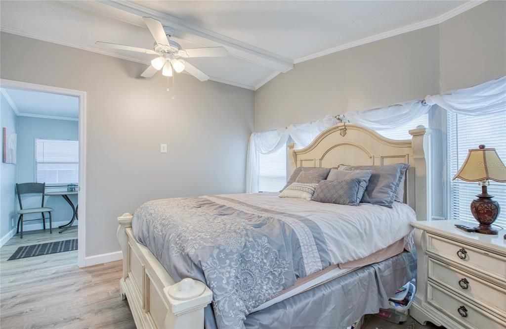 Active With Contract: $269,000 (3 beds, 2 baths, 1253 Square Feet)