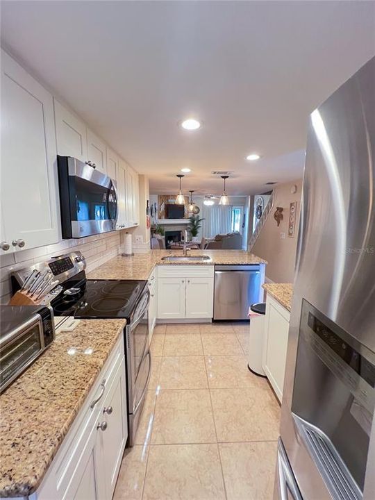 Activo con contrato: $219,900 (2 camas, 2 baños, 1018 Pies cuadrados)