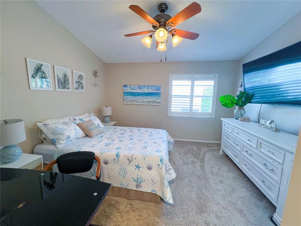 Activo con contrato: $219,900 (2 camas, 2 baños, 1018 Pies cuadrados)