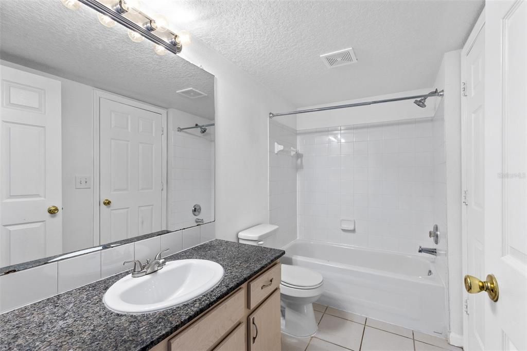 For Sale: $199,900 (1 beds, 1 baths, 732 Square Feet)