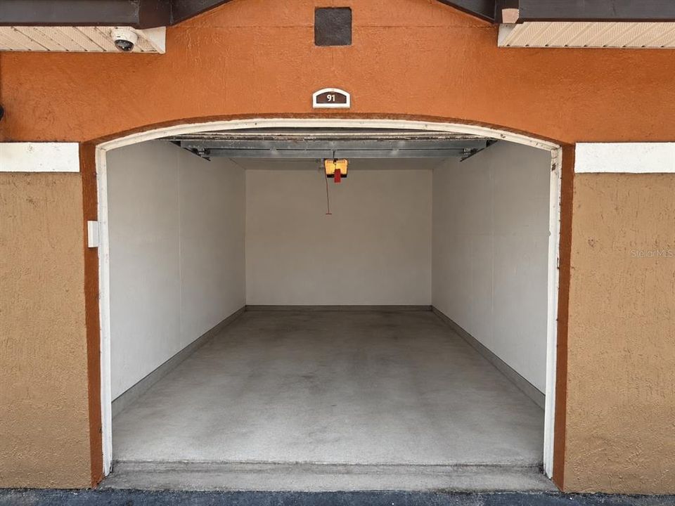 For Sale: $199,900 (1 beds, 1 baths, 732 Square Feet)