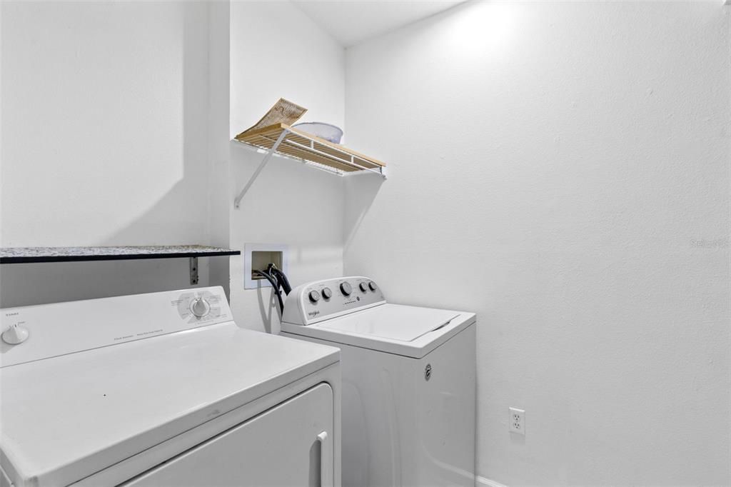 For Sale: $199,900 (1 beds, 1 baths, 732 Square Feet)
