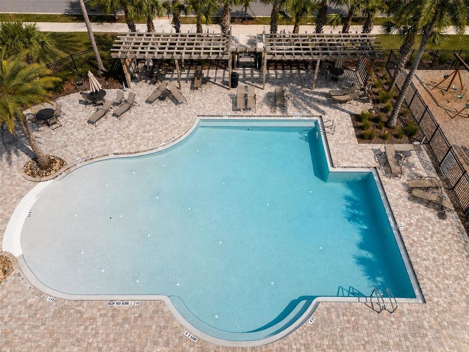 Active With Contract: $2,800 (3 beds, 2 baths, 1560 Square Feet)