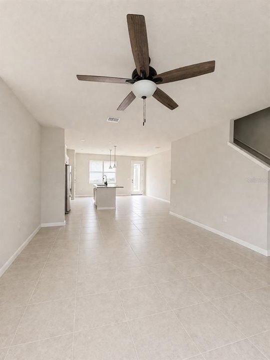 Active With Contract: $2,800 (3 beds, 2 baths, 1560 Square Feet)